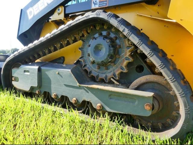 Image of John Deere 317G equipment image 4
