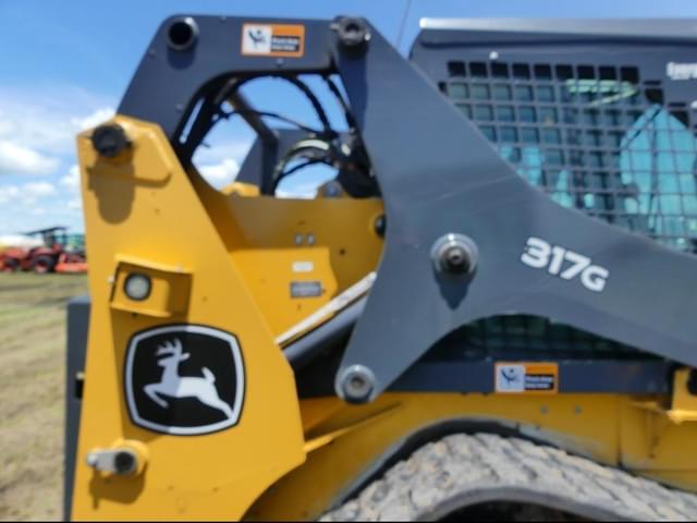 Image of John Deere 317G equipment image 4