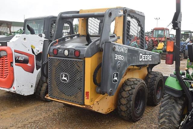 Image of John Deere 318D equipment image 2