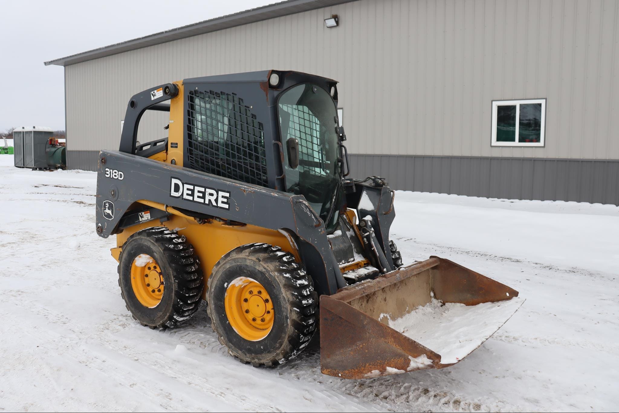 John Deere 318D Equipment Image0