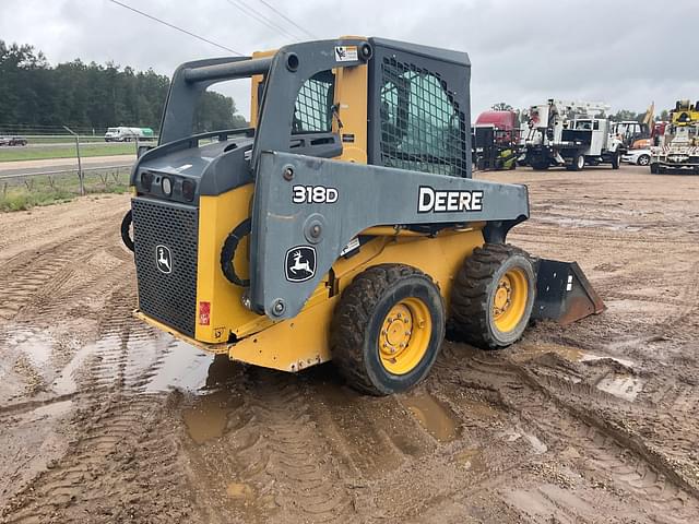 Image of John Deere 318D equipment image 4