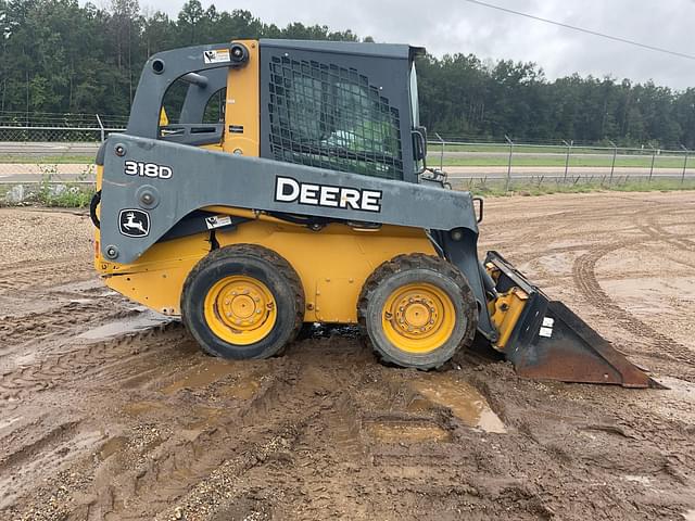 Image of John Deere 318D equipment image 3