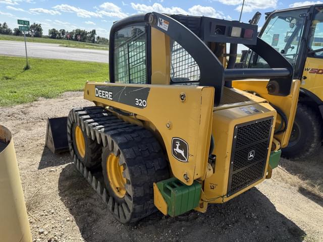Image of John Deere 320 equipment image 4