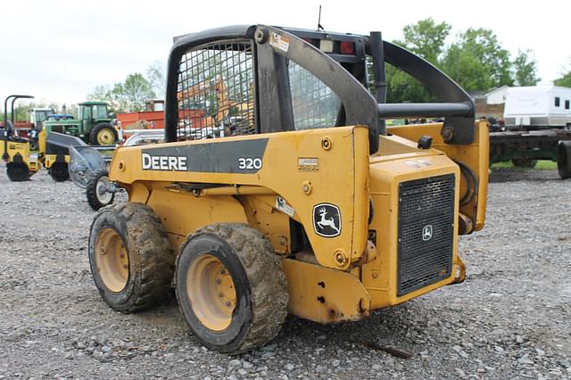Image of John Deere 320 equipment image 2
