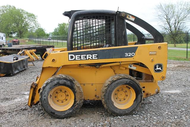 Image of John Deere 320 equipment image 1