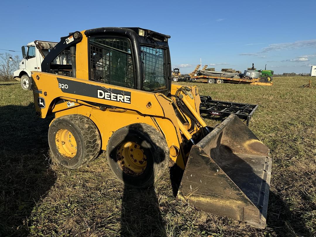 Image of John Deere 320 Primary image