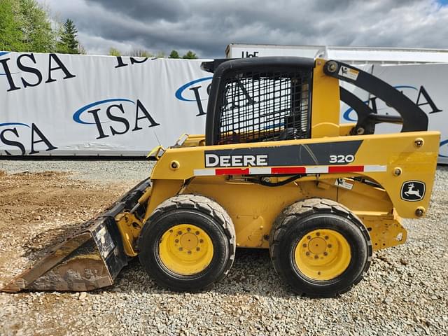 Image of John Deere 320 equipment image 1