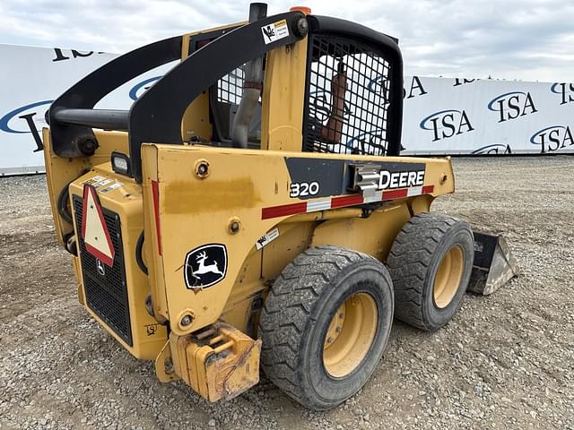 Image of John Deere 320 equipment image 4