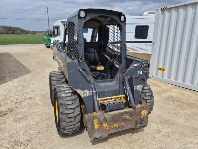 Image of John Deere 320E equipment image 3