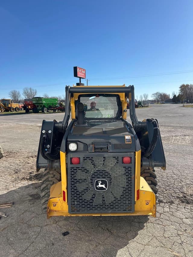 Image of John Deere 320G equipment image 4