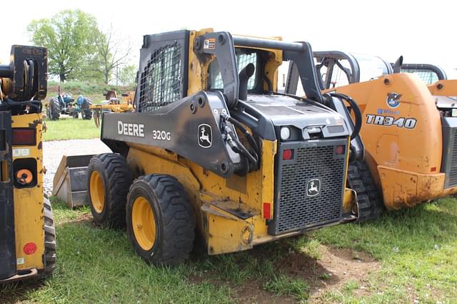 Image of John Deere 320G equipment image 4