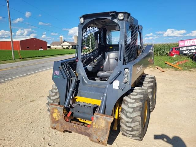 Image of John Deere 320G equipment image 2