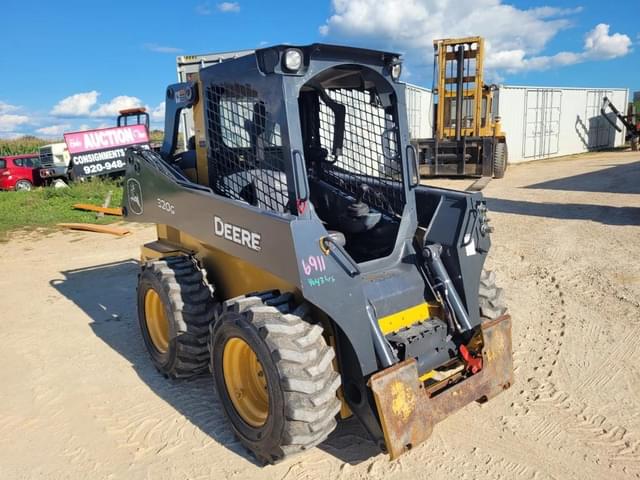 Image of John Deere 320G equipment image 3