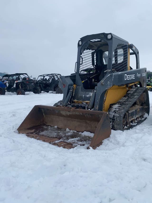 Image of John Deere 323D equipment image 2