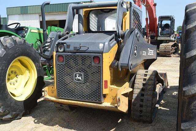 Image of John Deere 323E equipment image 2