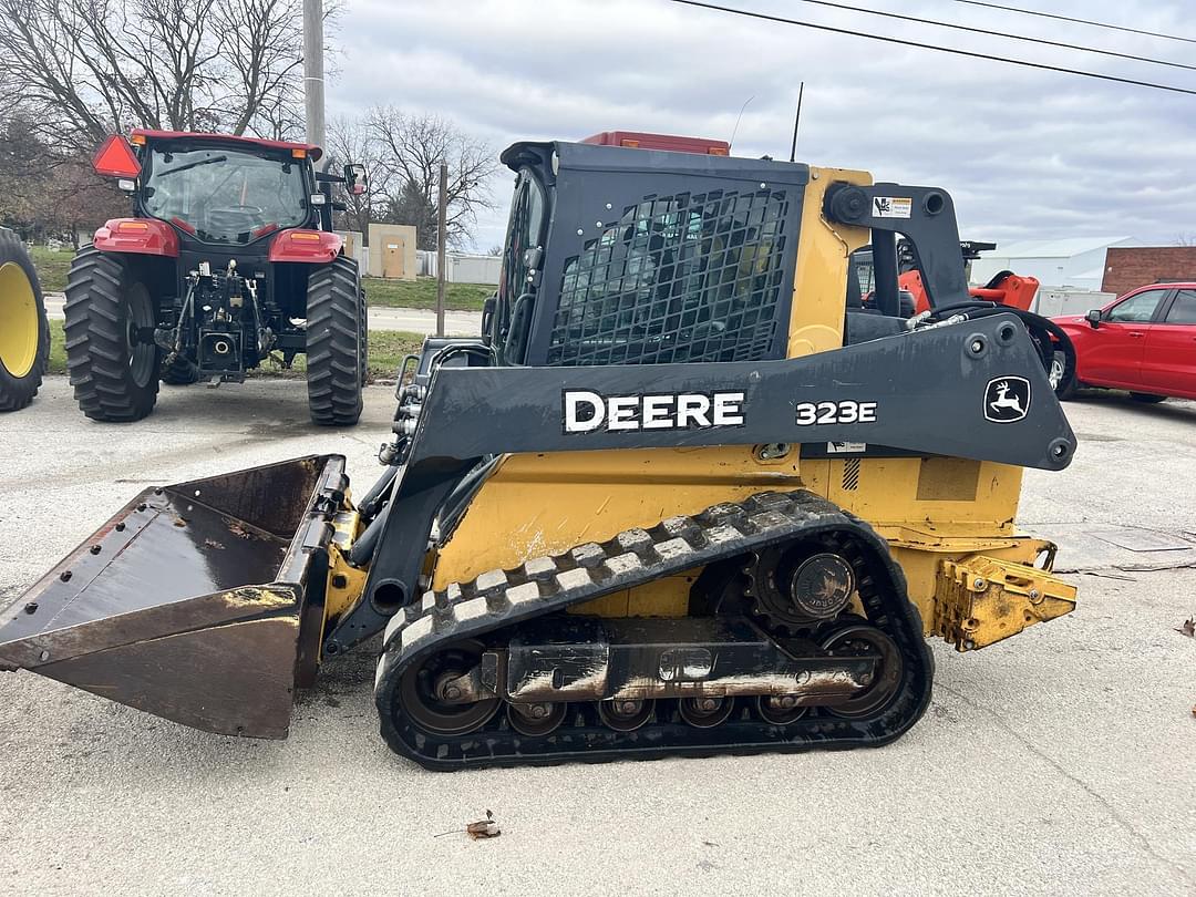 Image of John Deere 323E Primary image