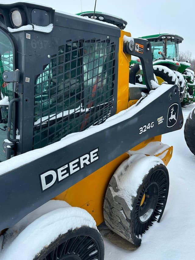 Image of John Deere 324G equipment image 4