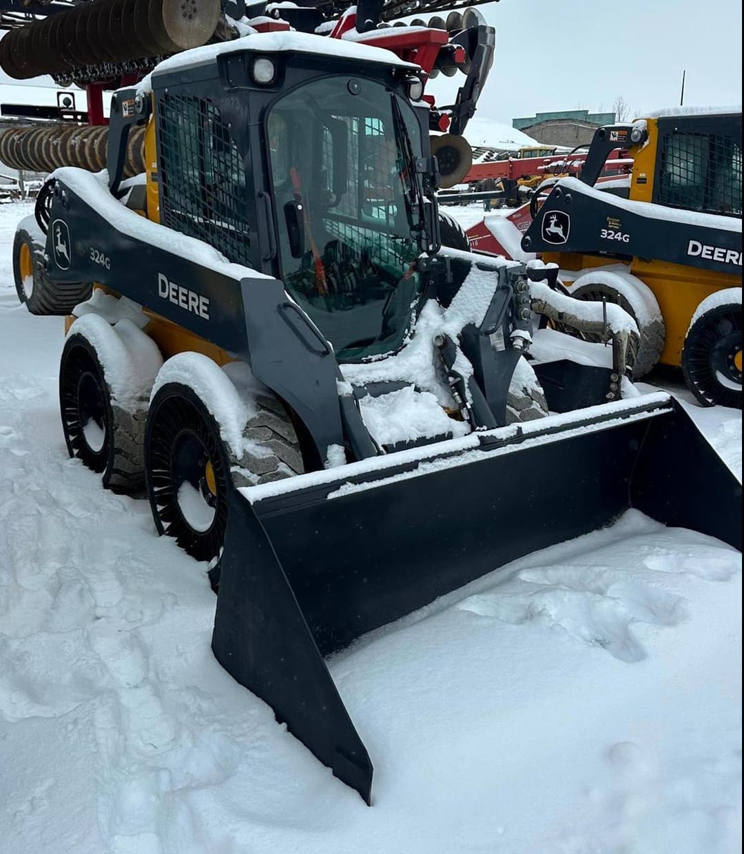 Image of John Deere 324G Primary image