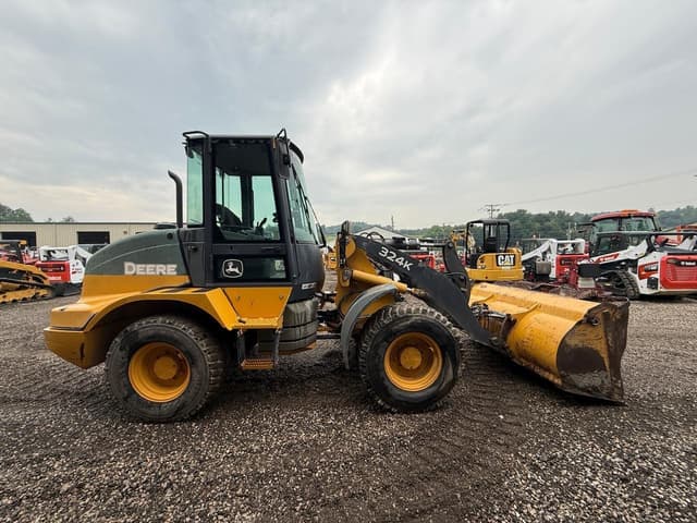 Image of John Deere 324K equipment image 4