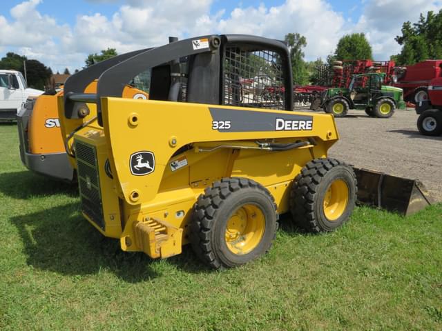 Image of John Deere 325 equipment image 3