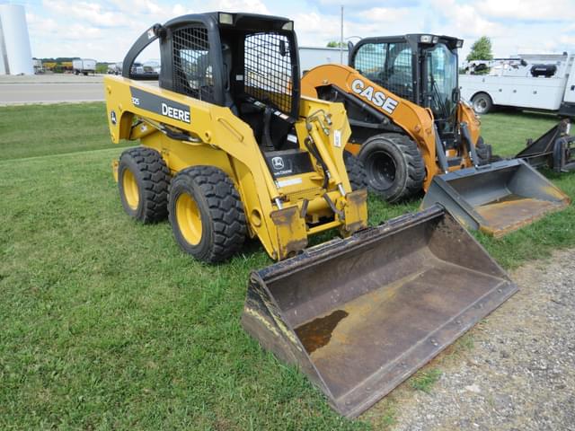 Image of John Deere 325 equipment image 1