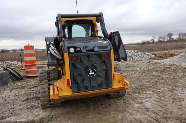 Image of John Deere 325G equipment image 3