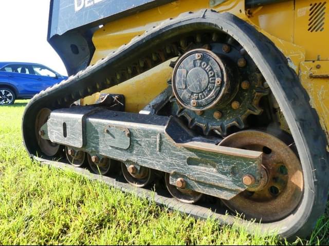 Image of John Deere 325G equipment image 4