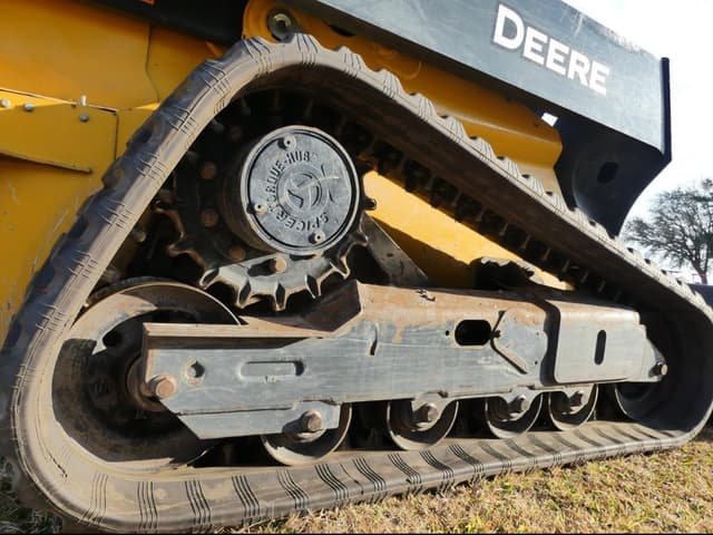 Image of John Deere 325G equipment image 4