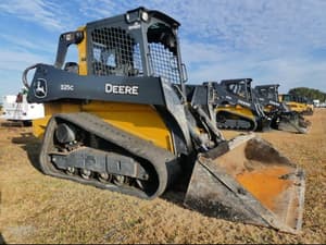 John Deere 325G Image