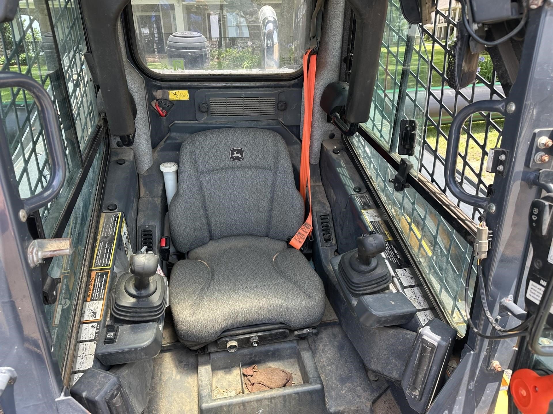 2022 John Deere 325G Equipment Image0