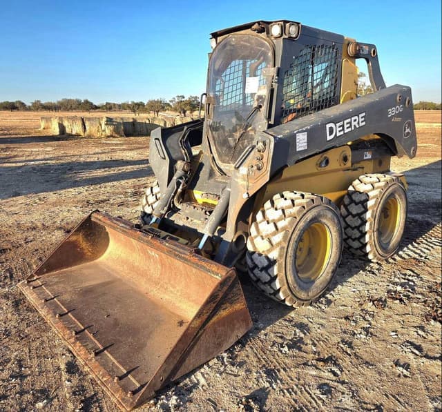 Image of John Deere 330G equipment image 3