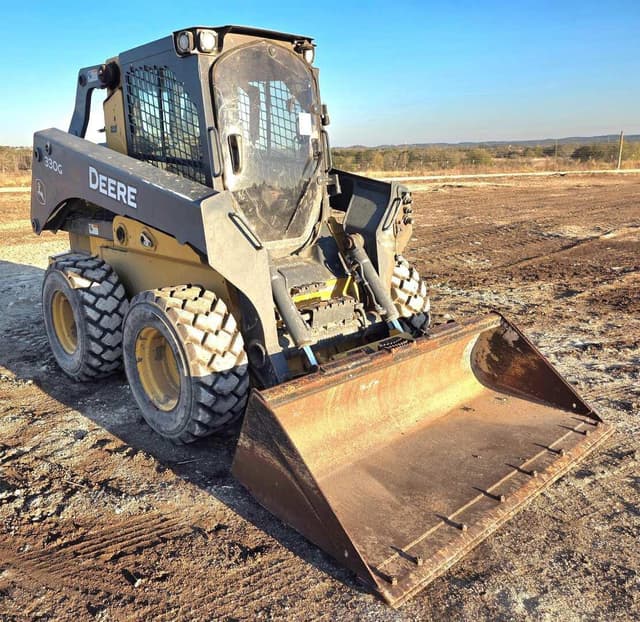 Image of John Deere 330G equipment image 1