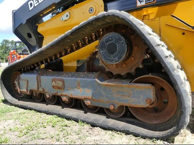 Image of John Deere 331G equipment image 4