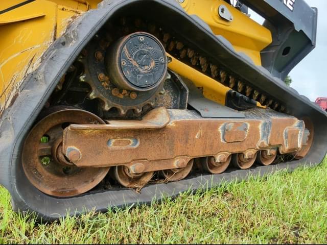 Image of John Deere 331G equipment image 4