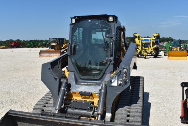 Image of John Deere 331G equipment image 4