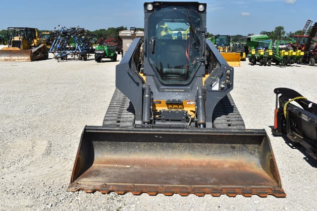 Image of John Deere 331G equipment image 1