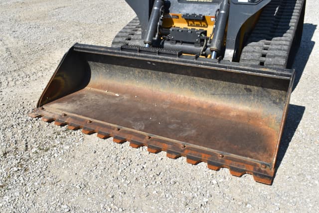 Image of John Deere 331G equipment image 3