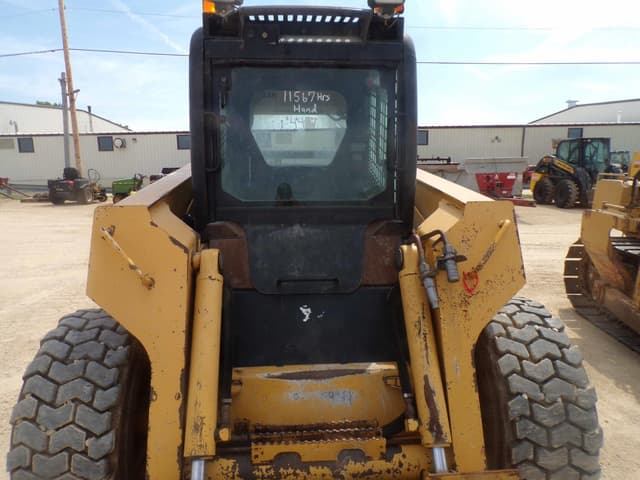 Image of John Deere 332 equipment image 2