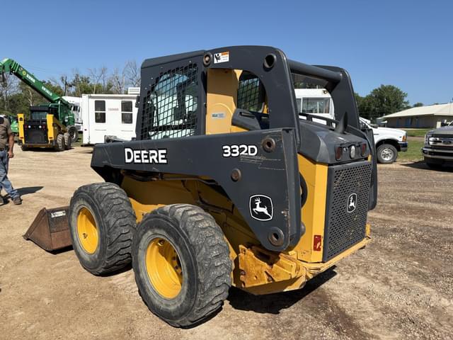 Image of John Deere 332D equipment image 4