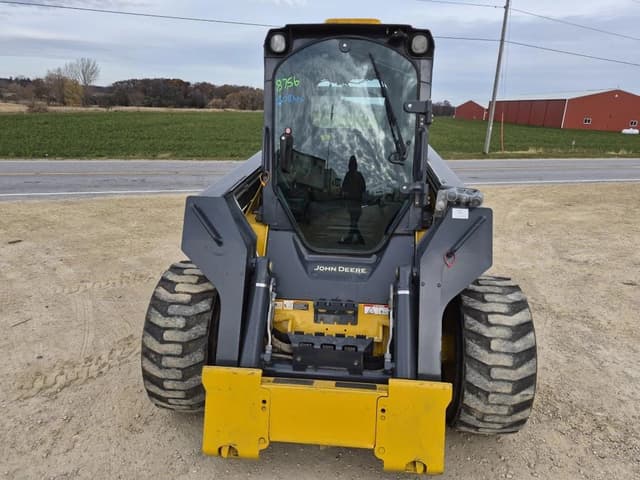 Image of John Deere 332E equipment image 3