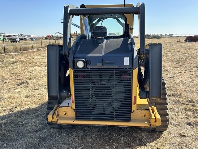 Image of John Deere 333E equipment image 3