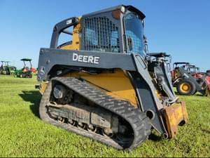 John Deere 333E Image