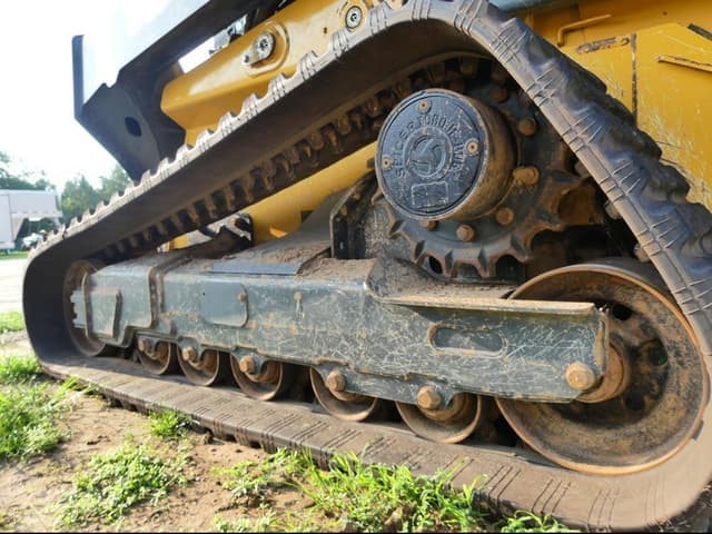 Image of John Deere 333G equipment image 4