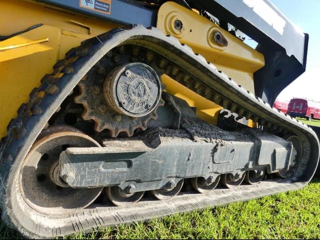 Image of John Deere 333G equipment image 4