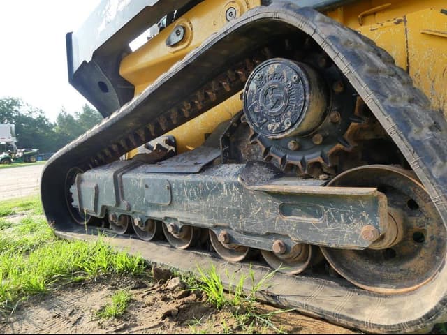Image of John Deere 333G equipment image 4