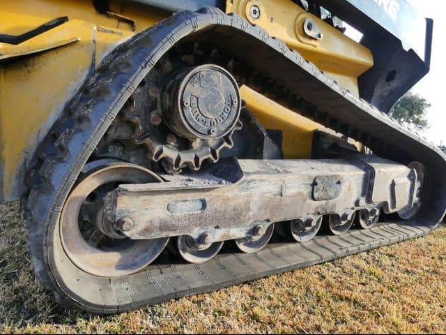 Image of John Deere 333G equipment image 4