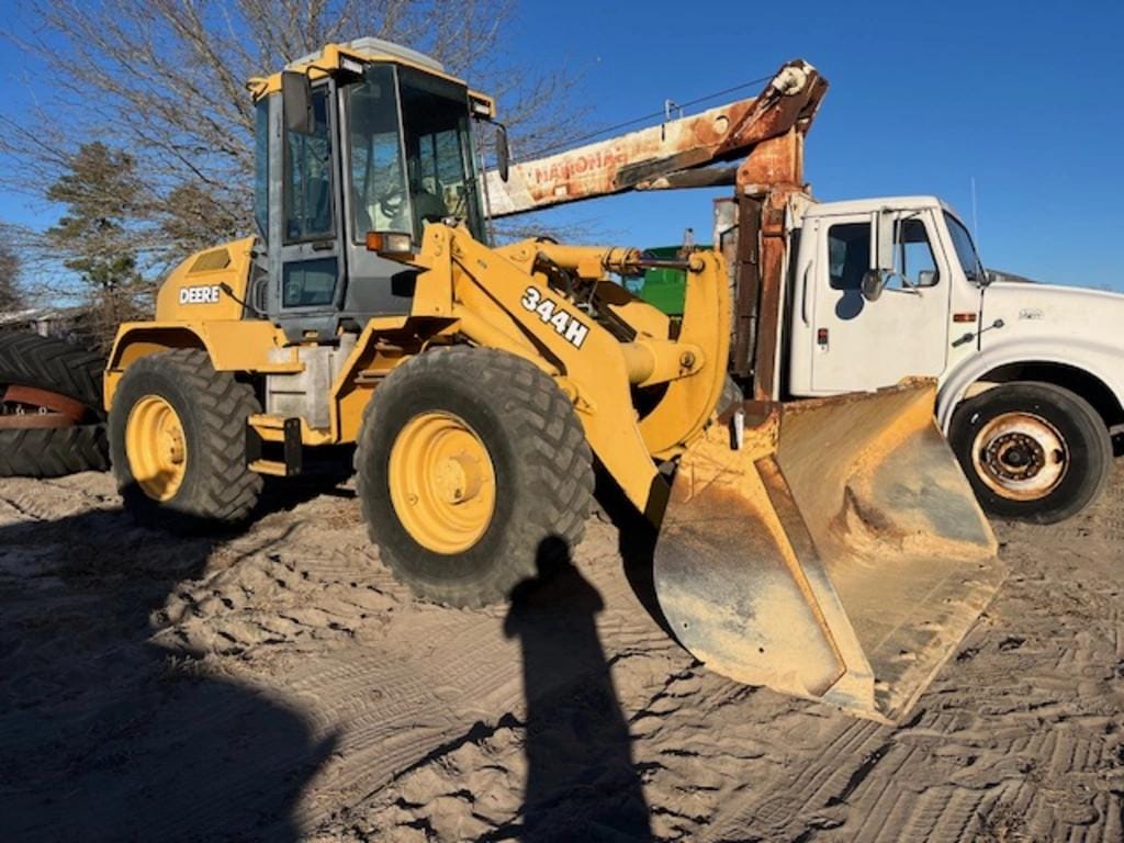 John Deere 344H Equipment Image0