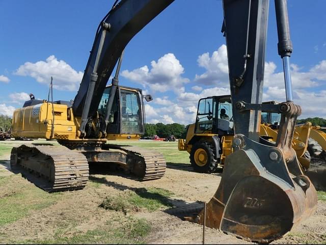 Image of John Deere 350G LC equipment image 3