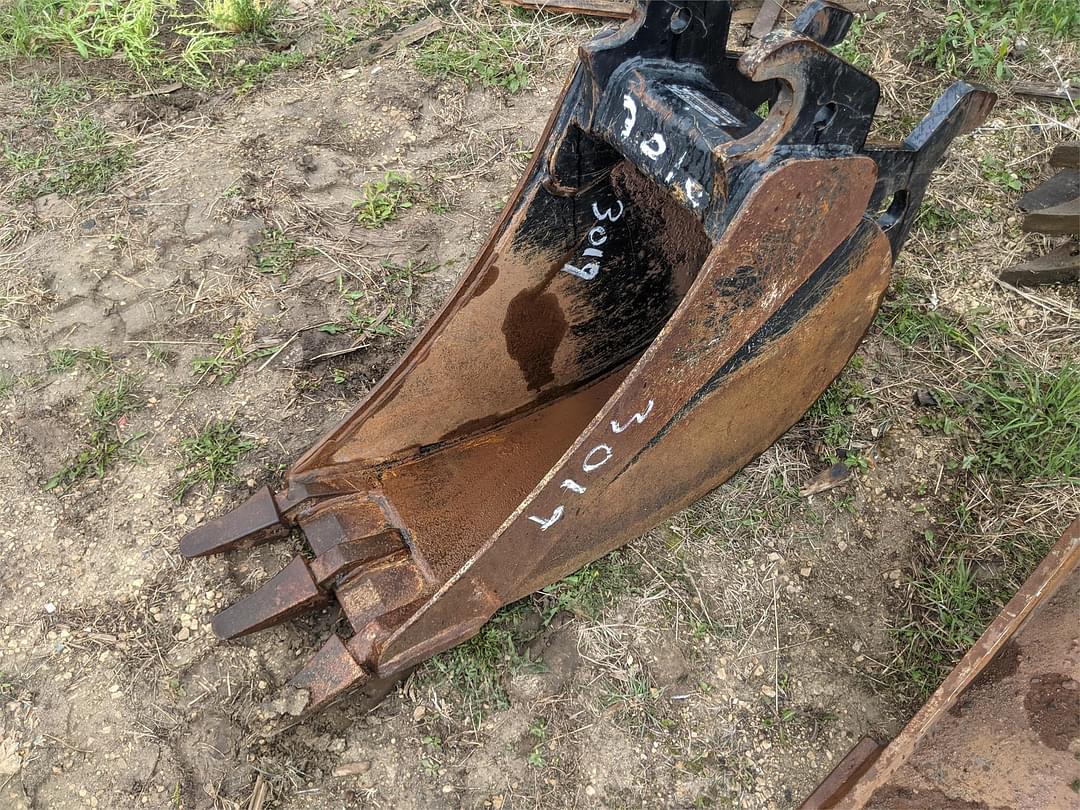 Image of John Deere Excavator Bucket Image 0