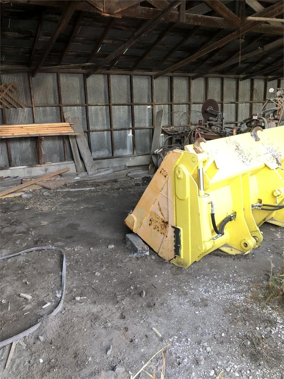 Image of John Deere 4IN1 Bucket Image 1